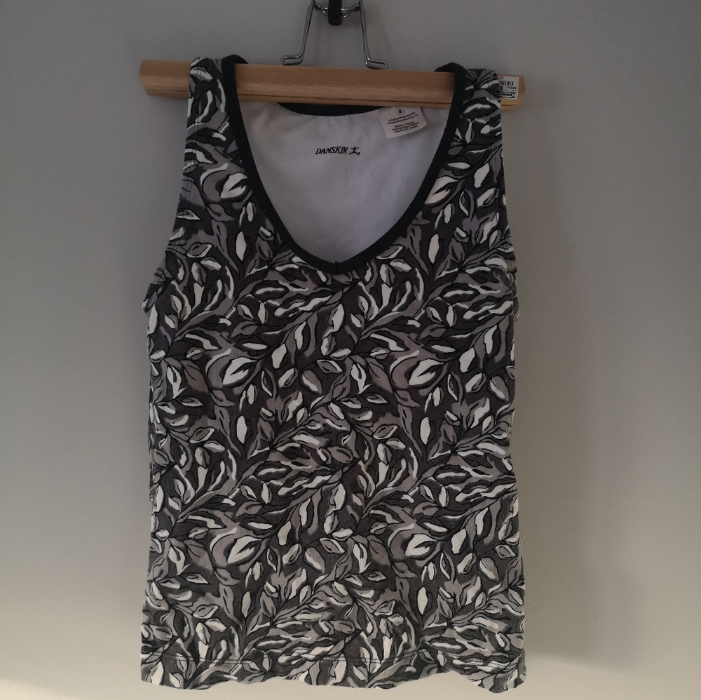 Danskin women sports top - Picture 1 of 3